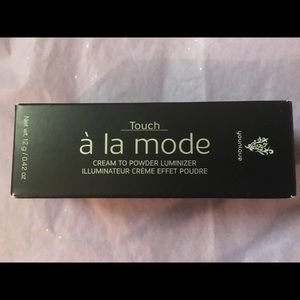 Cream to powder a’la mode